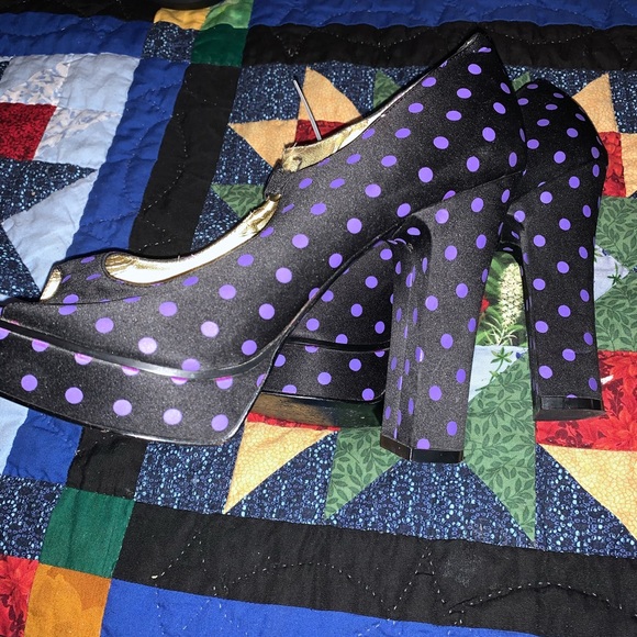 Y-NOT Open Toe Polka-dot Platforms - Picture 6 of 7